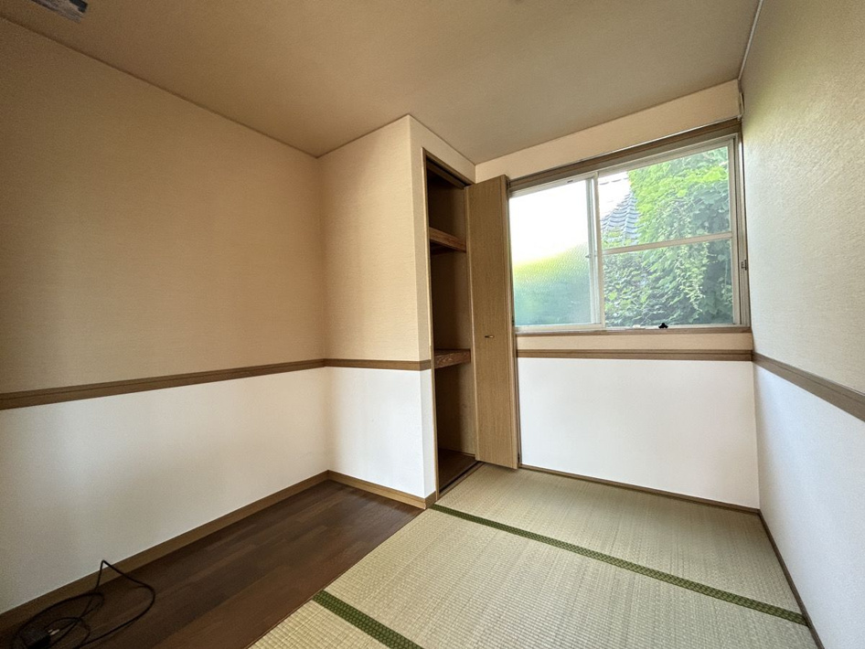 三池コーポ【和室】LDKの横には畳のお部屋で、子供の遊び場などに最適です！