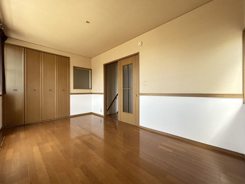 三池コーポ【洋室】2階の洋室はそれぞれ7.5帖と広々とした作りです！