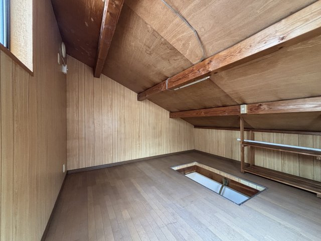 南山貸家【収納】屋根裏部屋です。