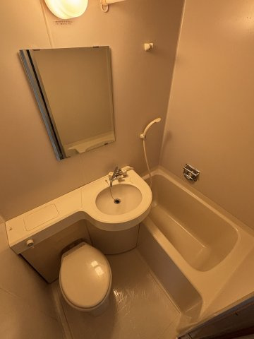 南山貸家【浴室】3点ユニットバスです。