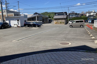 エメロード中央　Ⅱ【駐車場】