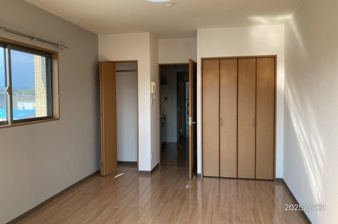 エメロード中央　Ⅱ【洋室】