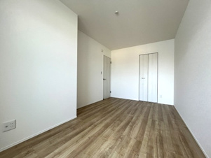 スピティわしのみや【内装】東側洋室（2）