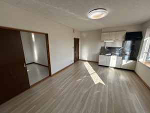 イーストサイドⅣ【居間・リビング】