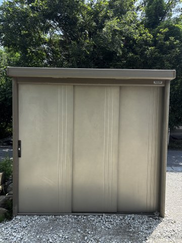 東近江市栗見出在家町の中古一戸建【収納】倉庫もついております。草刈り用具などを置いておくこともできます。