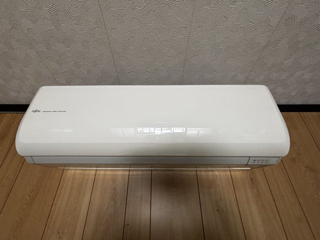 東近江市栗見出在家町の中古一戸建エアコンもついております♪