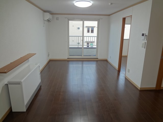 ヴェルデⅡ【居間・リビング】