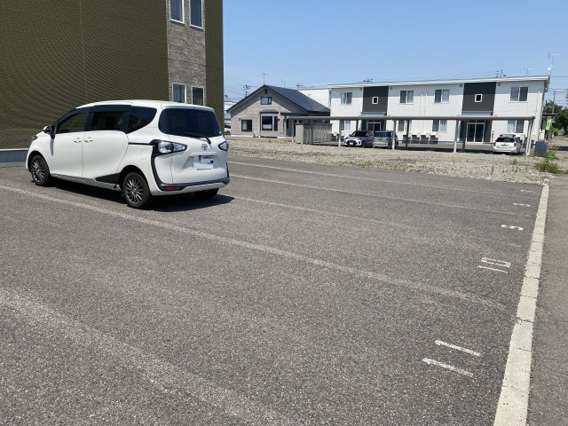 Ｂｅｒｇイースト【駐車場】