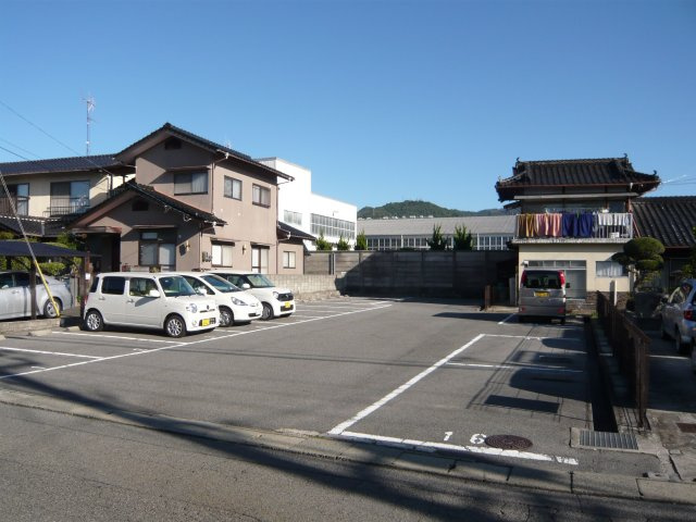 岸本駐車場(軽自動車枠)の画像