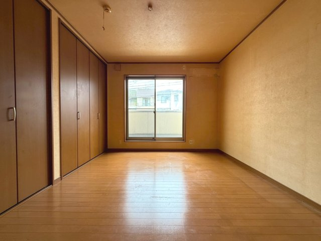 右京区梅津東構口町【寝室】