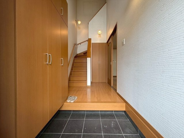 右京区梅津東構口町【玄関】