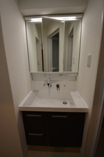 トーカンマンション上大川前【独立洗面台】朝の身支度には欠かせない独立洗面化粧台♪
