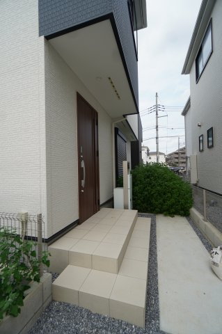 新築戸建てさいたま市緑区道祖土4丁目【玄関】