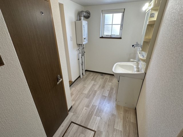 ラッキーストーリッジⅢ【洗面所】