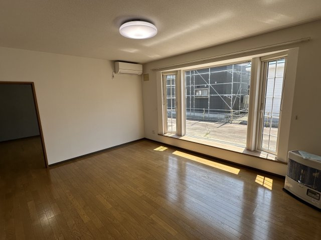 ラッキーストーリッジⅢ【居間・リビング】