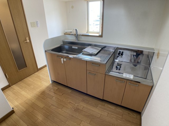 ラ・ポレール陸Ｂ棟【キッチン】