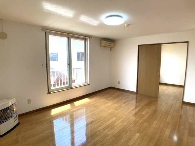 ラ・ポレール陸Ｂ棟【居間・リビング】