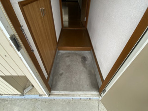 ラフィーネＢ【玄関】