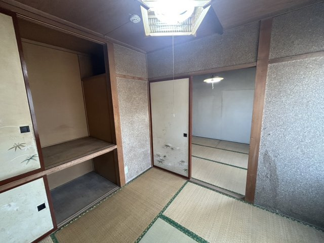 川原井マンション【寝室】