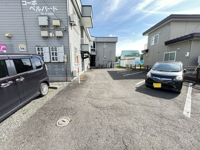 コーポ・ベルバード【駐車場】