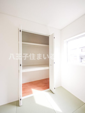 八王子市川口町888-1 新築【仲介手数料無料】【収納】全居室収納有り！家族一人一人の衣類や荷物がスッキリ片付きます。