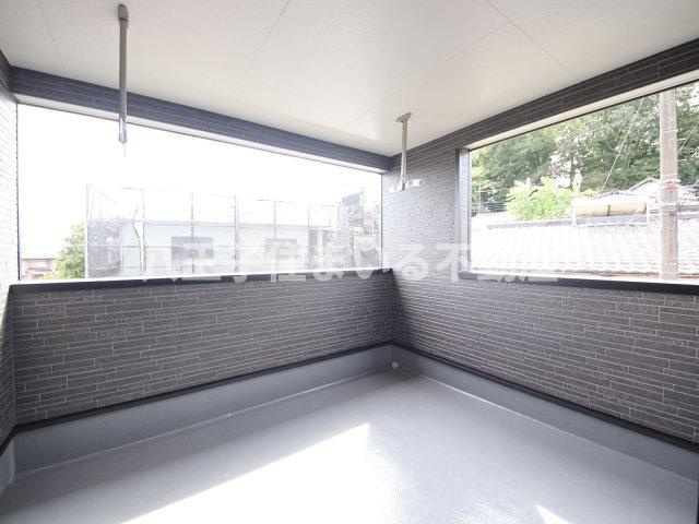 八王子市川口町888-1 新築【仲介手数料無料】【バルコニー】広々としたインナーバルコニーは、バーベキューなどが楽しめるアウトドアリビングとしても利用できます。