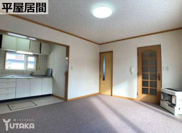 【二世帯住宅～風除室のみ共用です】曙4丁目1-5.6売家【居間・リビング】