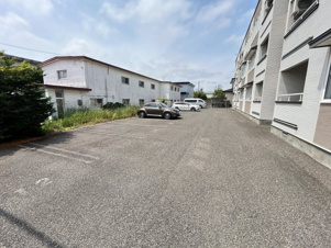 プラナス１３２【駐車場】