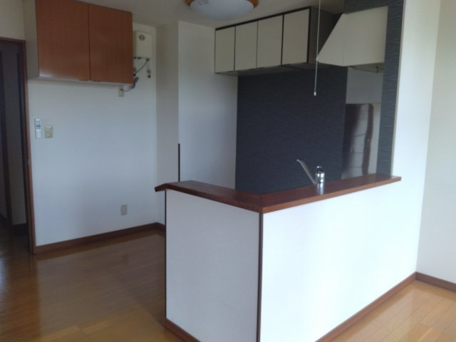 ルーベル東2条【キッチン】対面キッチンです。