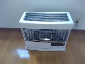 ルーベル東2条【設備】灯油FF式ストーブ