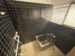 甘木貸家【浴室】掃除の際は、窓を開けながら掃除ができます！
 