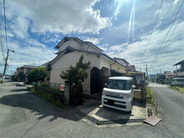 甘木貸家【外観】閑静な住宅街に位置する戸建ての物件です！