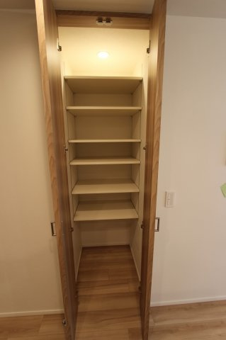 シエリア錦町一丁目【収納】リビング収納