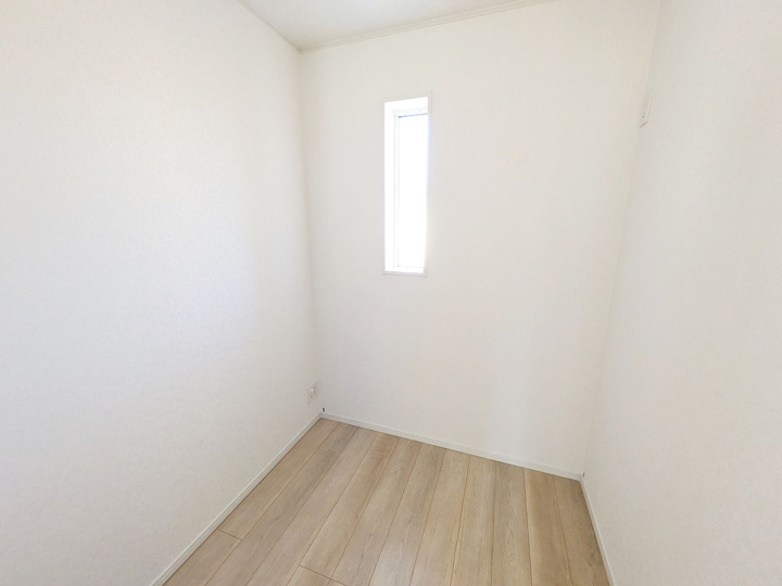 趣味の品や季節物をたっぷり収納できます。