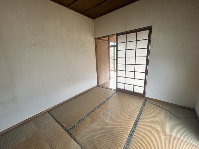 橘売家【和室】奥の洋室に続く和室です！