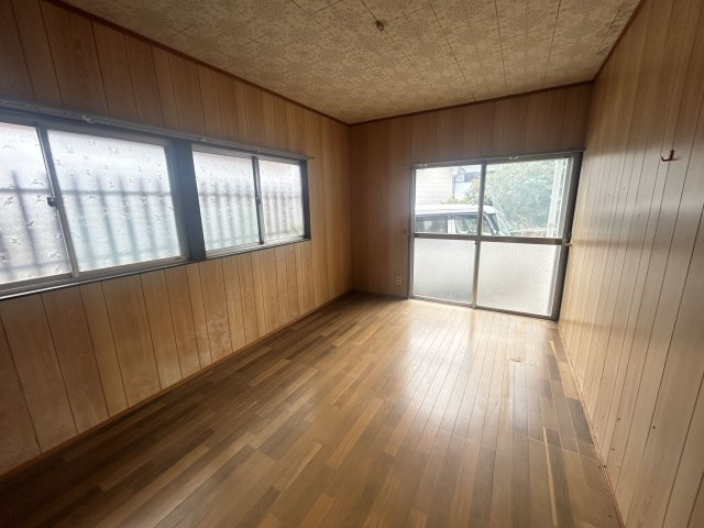 橘売家【洋室】沢山の窓がある明るい洋室です！！