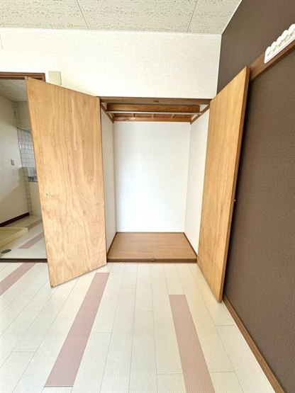 収納は見た目以上に奥行きも深く大容量です
