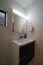 新築戸建て川口市戸塚鋏町【独立洗面台】