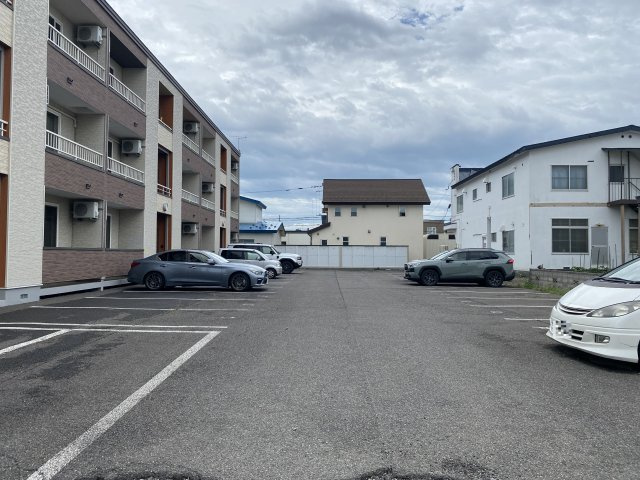 アルダ【駐車場】