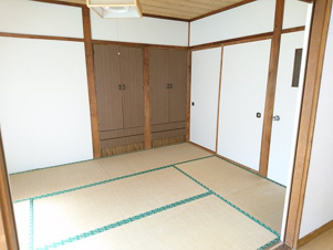 川原井貸家【寝室】