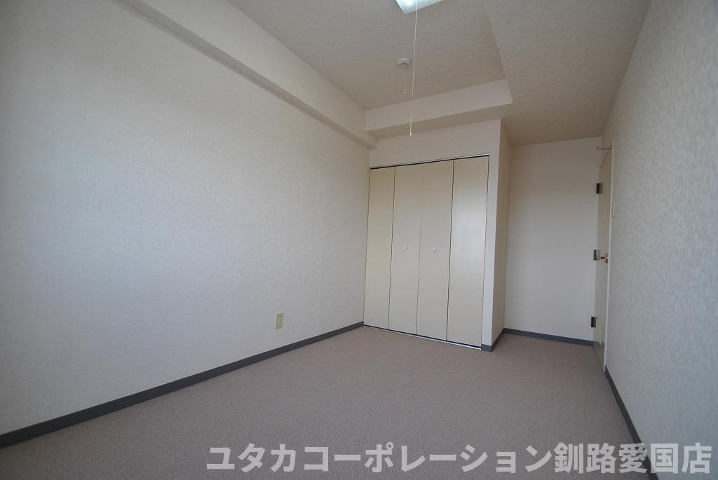 ◎収益物件◎エステート南大通【洋室】