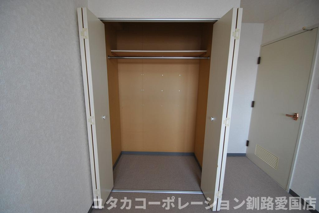 ◎収益物件◎エステート南大通【収納】