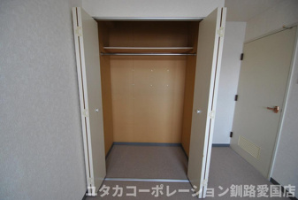 ◎収益物件◎エステート南大通【収納】