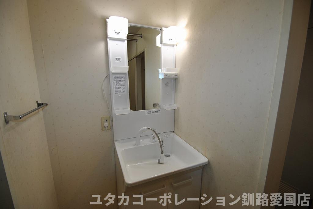 ◎収益物件◎エステート南大通【独立洗面台】朝の支度がスムーズに★収納もついた便利な独立洗面台完備♪