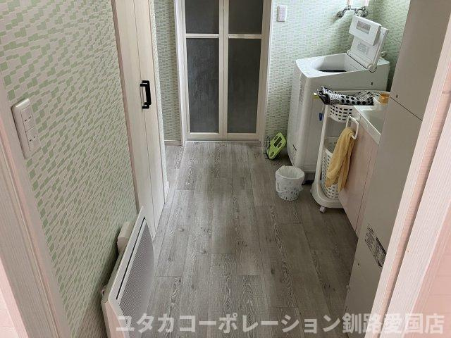 文苑3丁目16-5売家広々脱衣所！収納スペースがあるのも◎