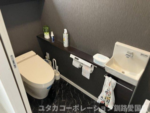 文苑3丁目16-5売家【トイレ】温水洗浄便座付きトイレ♪