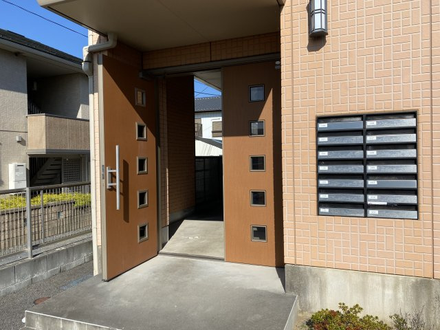 ゼファー【エントランス】