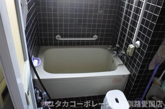 昭和中央1丁目130-62売家【浴室】1日の疲れを癒やしてくれるバスルーム★窓付きなので、しっかり換気もできそう♪