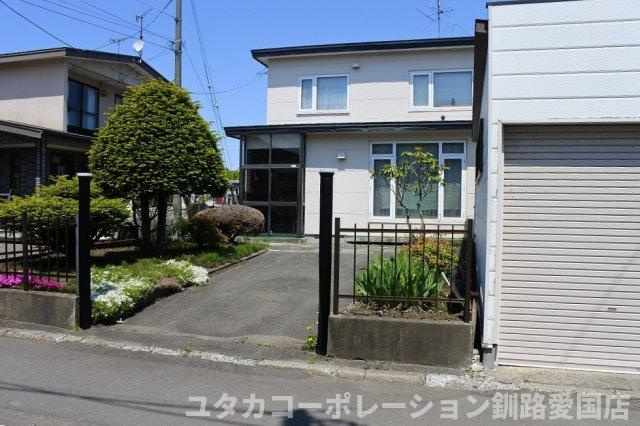 昭和中央1丁目130-62売家【外観】小中学校が徒歩10分以内にあり、お子様の通学も安心です♪