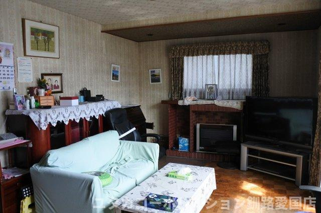 昭和中央1丁目130-62売家【居間・リビング】ご家族みんなで長い時間を過ごすリビングは一番居心地のいいものであって欲しいですね♪家具のレイアウトもご自由に★